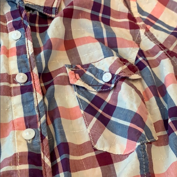 Guess long sleeved button up - Picture 3 of 3